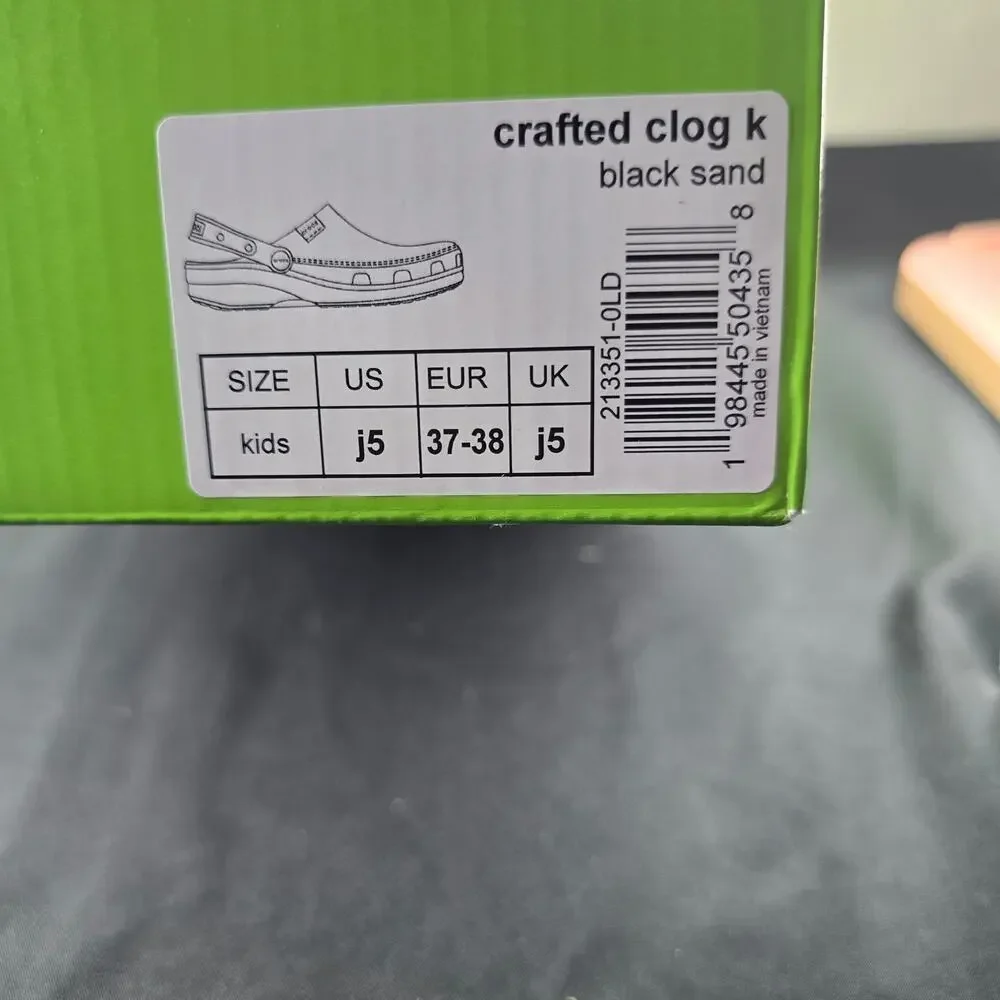 Crocs Kids Classic Concrete Gray Crafted Clogs Sz J5